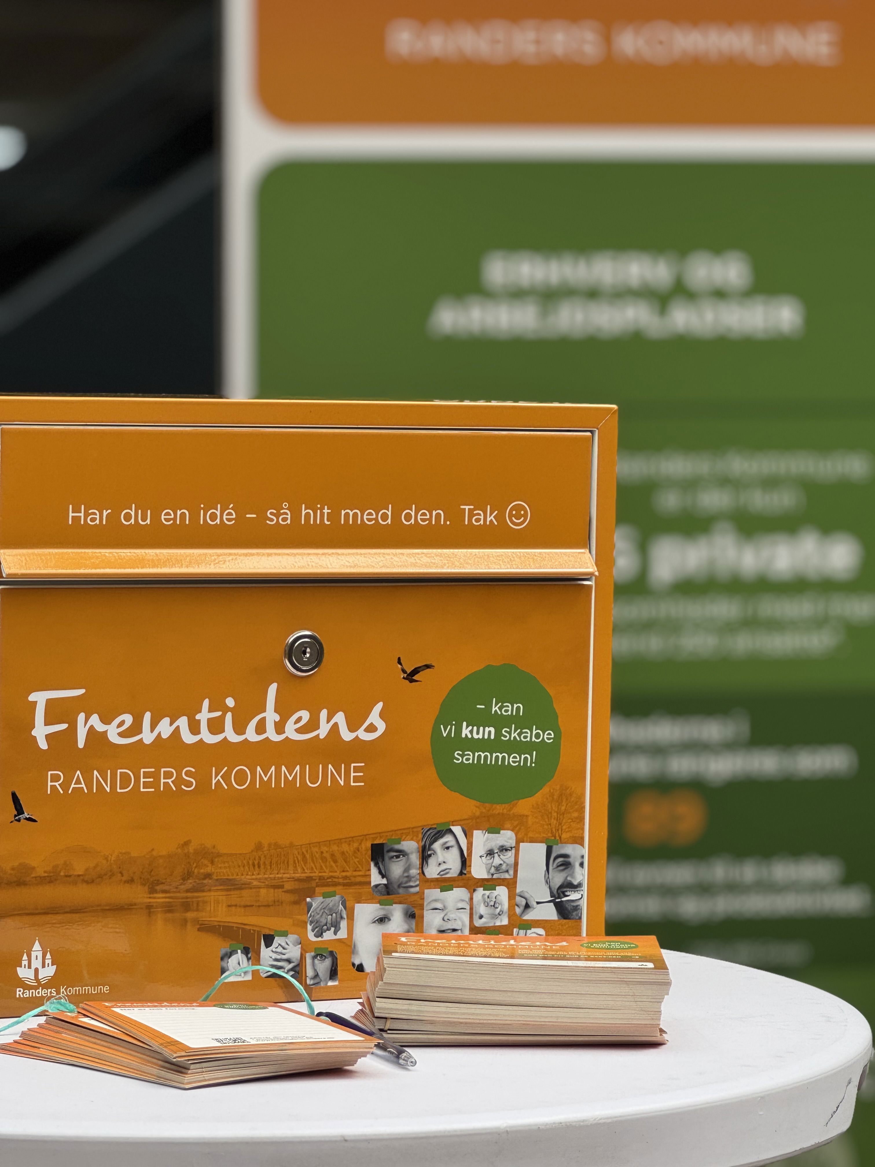 Postkort og postkasse til Fremtidens Randers