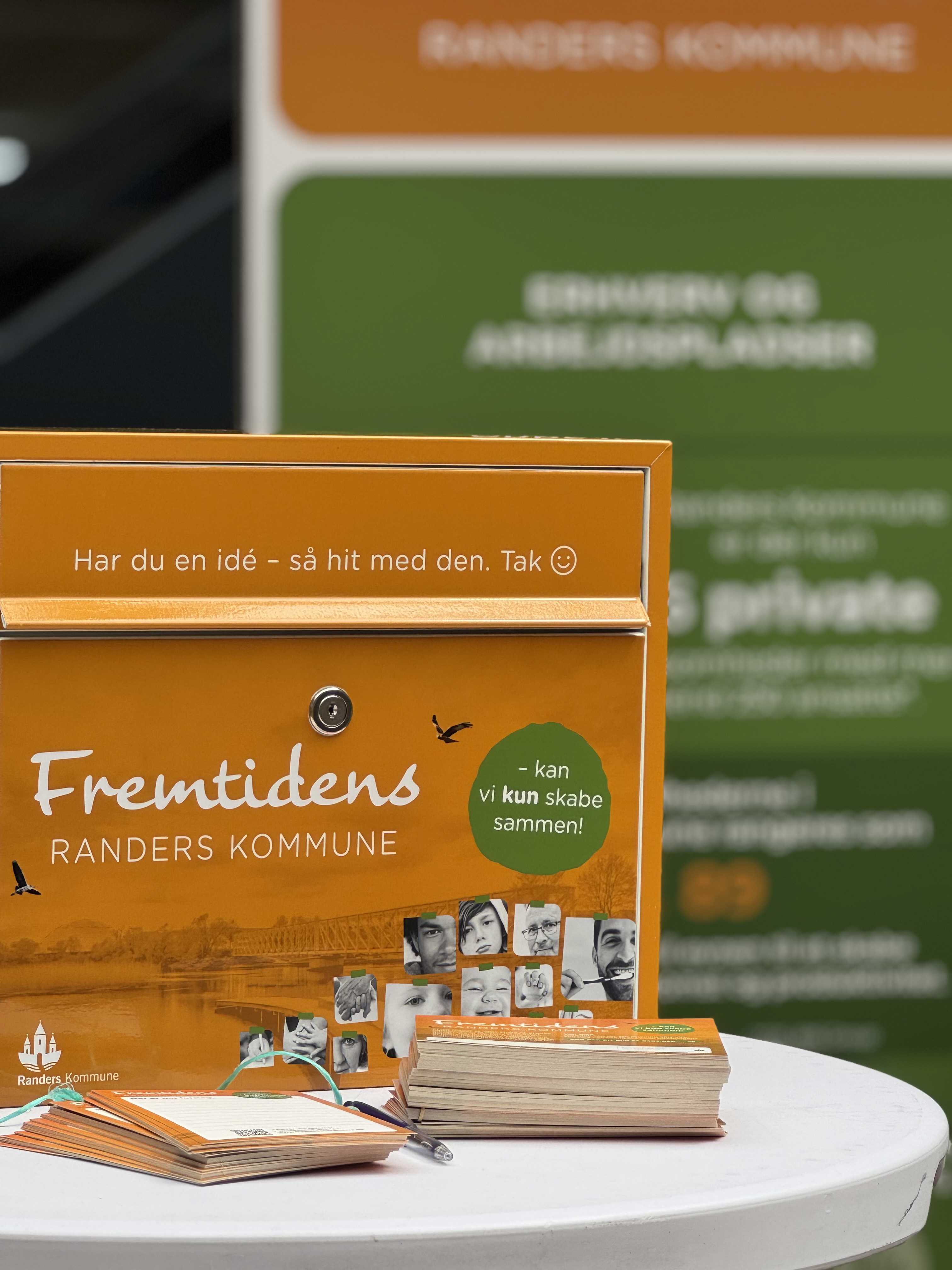 Postkort og postkasse til Fremtidens Randers