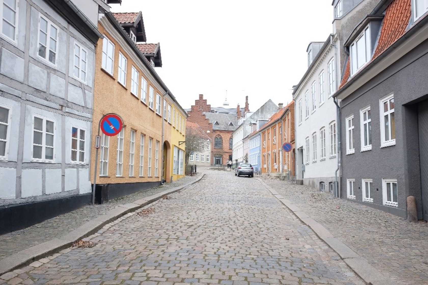 Schousgadekvarteret med velholdte facader